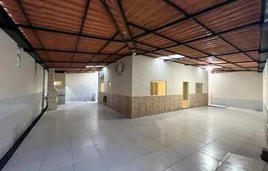 Imagem: A casa em condomínio possui 2 Dormitórios, 2 Banheiros, 4