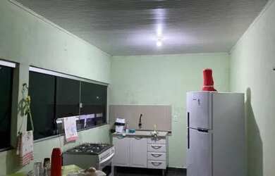 Imagem: A casa possui 2 Dormitórios, 1 Banheiro, 1 Vaga na garagem