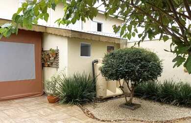 Imagem: A casa em condomínio possui 3 Dormitórios, 2 Banheiros, 3