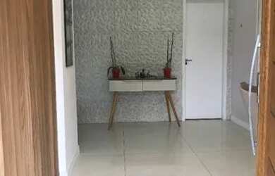 Imagem: A casa possui 3 Dormitórios, 3 Banheiros, 3 Vagas na garagem