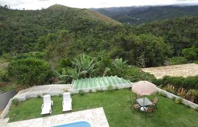 Imagem: A casa em condomínio à venda possui 3 Dormitórios, 4 Banheiros