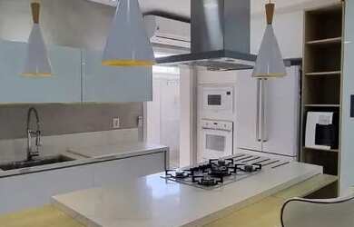 Imagem: A casa em condomínio possui 5 Dormitórios, 5 Banheiros, 4