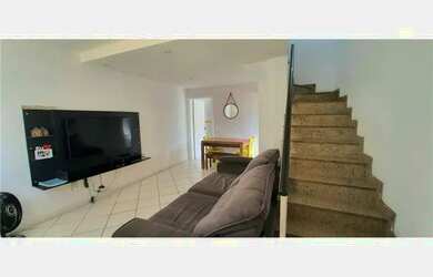 Imagem: A casa em condomínio possui 3 Dormitórios, 3 Banheiros, 1