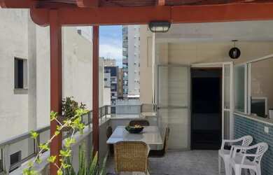 Imagem: O apartamento possui 1 Dormitório, Acomodam 4 pessoas, 1 Vaga