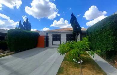 Imagem: O apartamento possui 3 Dormitórios, 3 Banheiros, 2 Vagas na