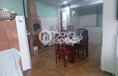 Imagem: A casa possui 3 Dormitórios, 2 Banheiros, 112m² de Área e