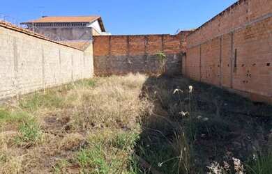 Imagem: O terreno possui 250m² de Área e está localizado em Jardinópolis