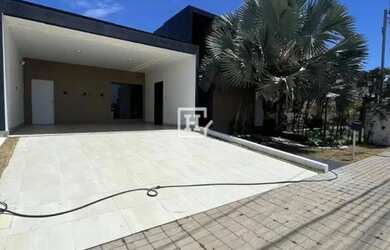 Imagem: A casa em condomínio possui 4 Dormitórios, 5 Banheiros, 2