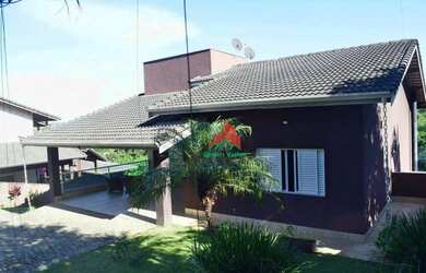 Imagem: A casa em condomínio possui 3 Dormitórios, 4 Banheiros, 5