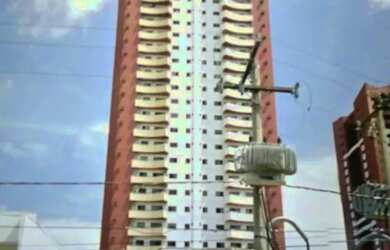 Imagem: O apartamento possui 3 Dormitórios, 3 Banheiros, 2 Vagas na