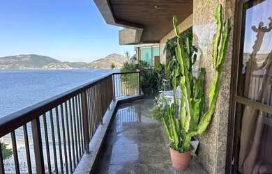 Imagem: O apartamento possui 4 Dormitórios, 4 Banheiros, 3 Vagas na