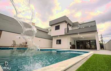 Imagem: A casa em condomínio possui 3 Dormitórios, 4 Banheiros, 4