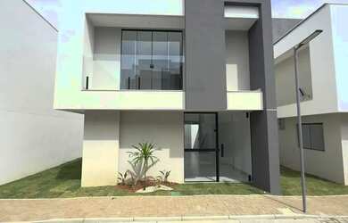 Imagem: A casa em condomínio e possui 3 Dormitórios, Suítes, 4 Banheiros