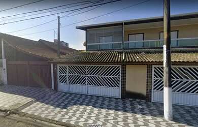 Imagem: A casa à venda possui 3 Dormitórios, 2 Banheiros, 2 Vagas