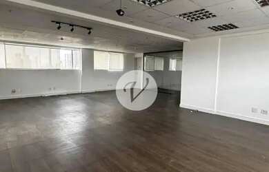 Imagem: O depósito possui 2 Vagas na garagem, 93m² de Área e está