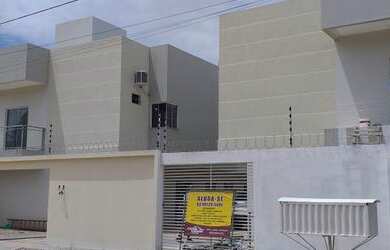 Imagem: A casa em condomínio possui 3 Dormitórios, 3 Banheiros, 1