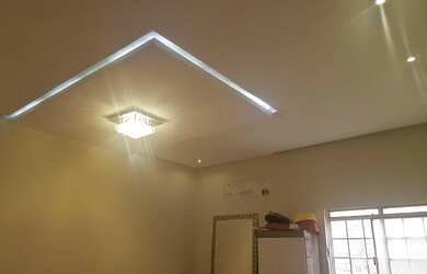 Imagem: A casa possui 2 Dormitórios, 1 Banheiro, 4 Vagas na garagem