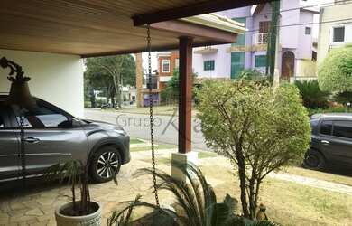 Imagem: A casa em condomínio possui 4 Dormitórios, 4 Banheiros, 2