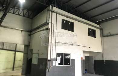 Imagem: O depósito possui 400m² de Área e está localizado em Centro