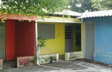 Imagem: A casa possui 3 Dormitórios, 3 Banheiros, 5 Vagas na garagem