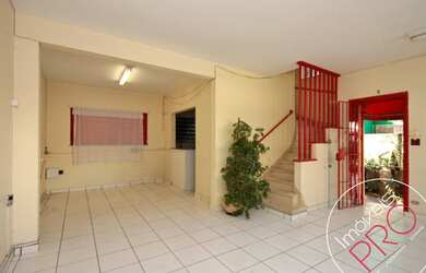 Imagem: O depósito possui 1 Vaga na garagem, 150m² de Área e está