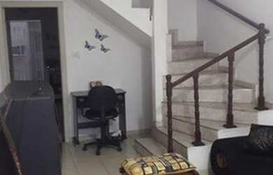 Imagem: A casa possui 2 Dormitórios, 2 Banheiros, 1 Vaga na garagem