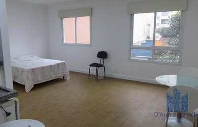 Imagem: O apartamento possui 1 Dormitório, 1 Banheiro, 1 Vaga na garagem