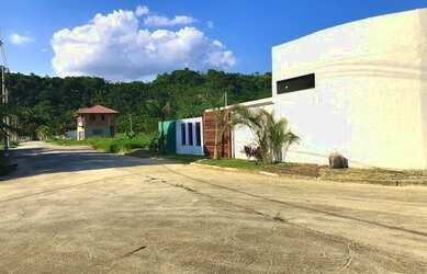 Imagem: O terreno possui 180m² de Área e está localizado em Guaratiba