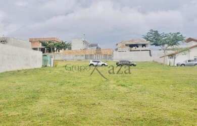 Imagem: O terreno possui 600m² de Área e está localizado em Urbanova