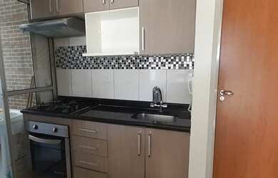 Imagem: O apartamento possui 2 Dormitórios, 1 Banheiro, 1 Vaga na garagem