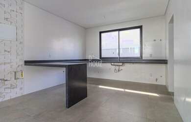 Imagem 5: Sobrado com 4 suítes à venda, 302 m² por R$ 2.400.000 - Residencial...