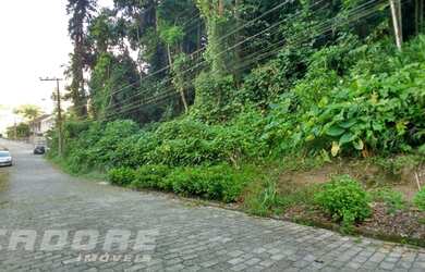 Imagem: O terreno possui 14.180m² de Área e está localizado em Garcia