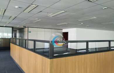 Imagem: O depósito possui 5 Vagas na garagem e 1000m² de Área e está