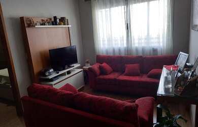 Imagem: O apartamento possui 1 Dormitório, 1 Banheiro, 1 Vaga na garagem