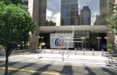 Imagem: O depósito possui 5 Vagas na garagem, 1.320m² de Área e