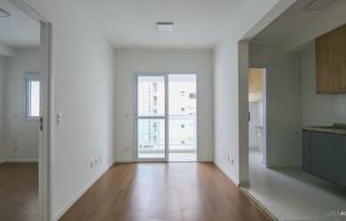 Imagem: O apartamento possui 1 Dormitório, 1 Banheiro, 1 Vaga na garagem