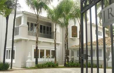 Imagem: O depósito possui 5 Vagas na garagem, 660m² de Área e está