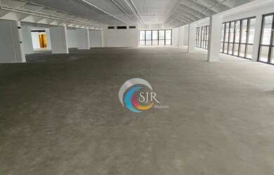 Imagem: O depósito possui 5 Vagas na garagem, 2.091m² de Área e