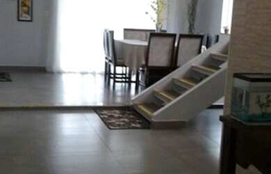 Imagem: A casa em condomínio possui 3 Dormitórios, 2 Banheiros, 4