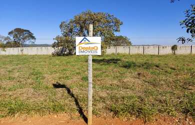 Imagem: O terreno possui 5.000m² de Área e está localizado em Quintas