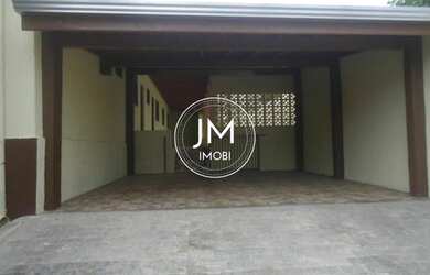 Imagem: A casa à venda possui 3 Dormitórios, 2 Banheiros, 2 Vagas