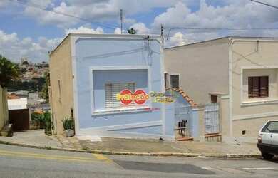 Imagem: A casa possui 5 Dormitórios, 3 Banheiros, 290m² de Área e