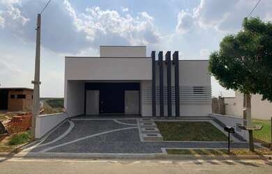 Imagem: A casa em condomínio possui 3 Dormitórios, 3 Banheiros, 4