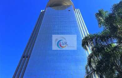 Imagem: O depósito possui 5 Vagas na garagem e 400m² de Área e está