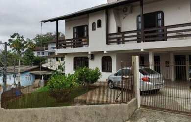 Imagem 12: Casa na Escola Agrícola. Churrasqueira, Imóvel novo, Guarda roupae240m²...