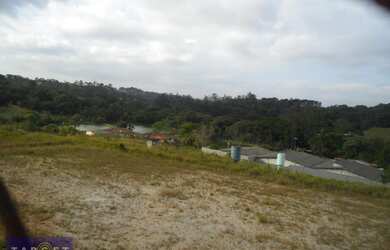 Imagem: O terreno possui 8000m² de Área e está localizado em Parque