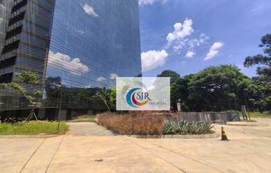 Imagem: O depósito possui 5 Vagas na garagem, 2.220m² de Área e