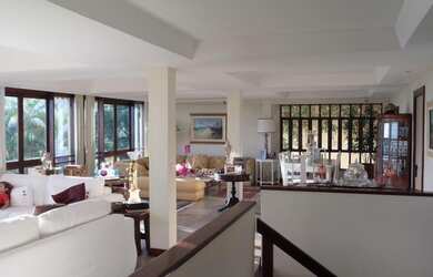 Imagem: A casa em condomínio possui 4 Dormitórios, 5 Banheiros, 1