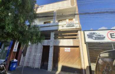 Imagem: A casa possui 5 Dormitórios, 5 Banheiros, 2 Vagas na garagem