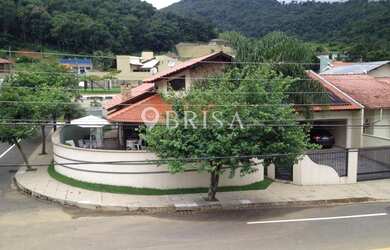 Imagem 2: CASA BARRA DO RIO CERRO. Piscina, Churrasqueira, Guarda roupae215m² de...